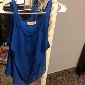 blue tank top !